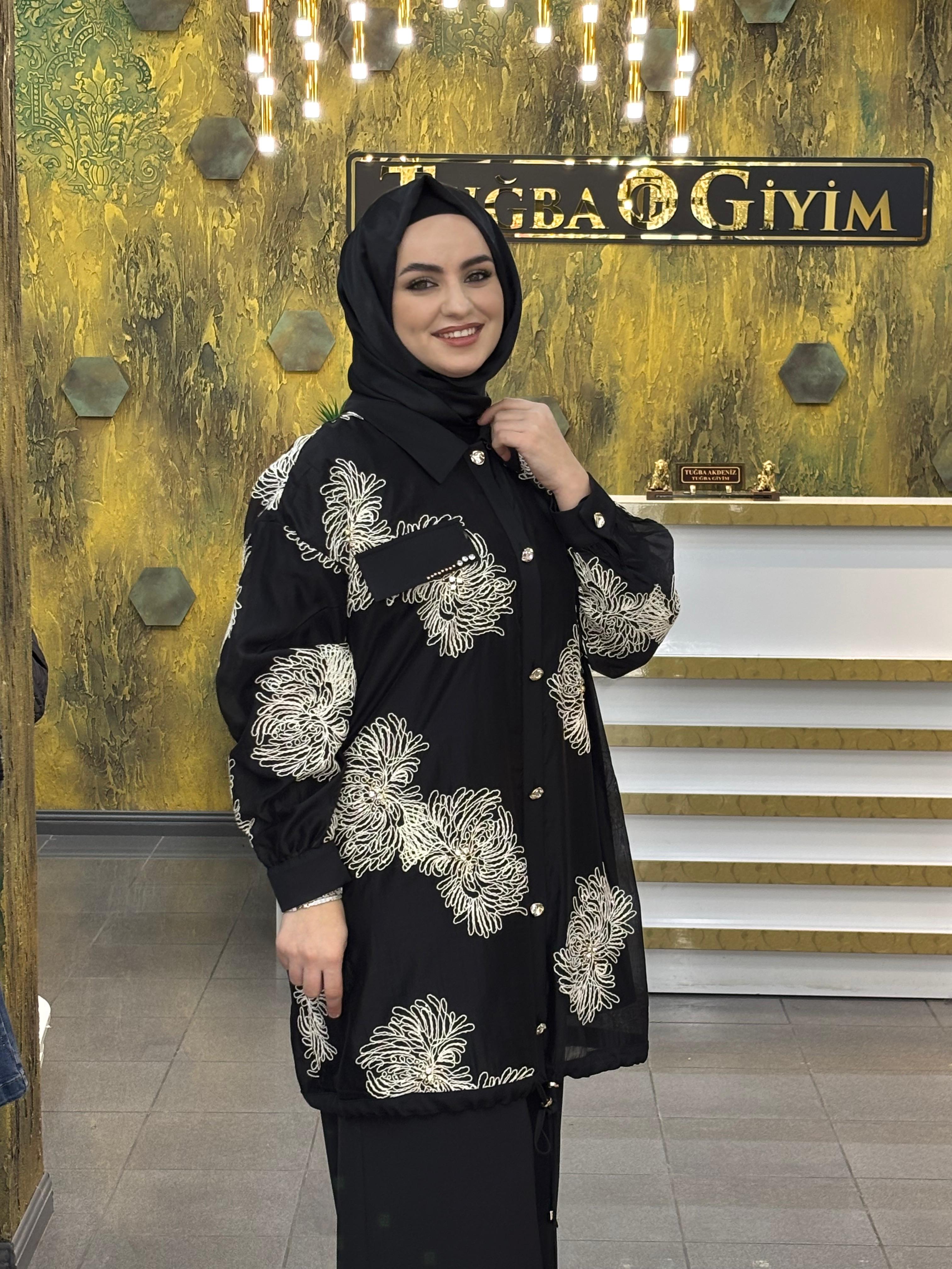 Nakış İşlemeli Üçlü Takım – İthal Krep Kumaş Büzgülü Ceket Şık Kombin