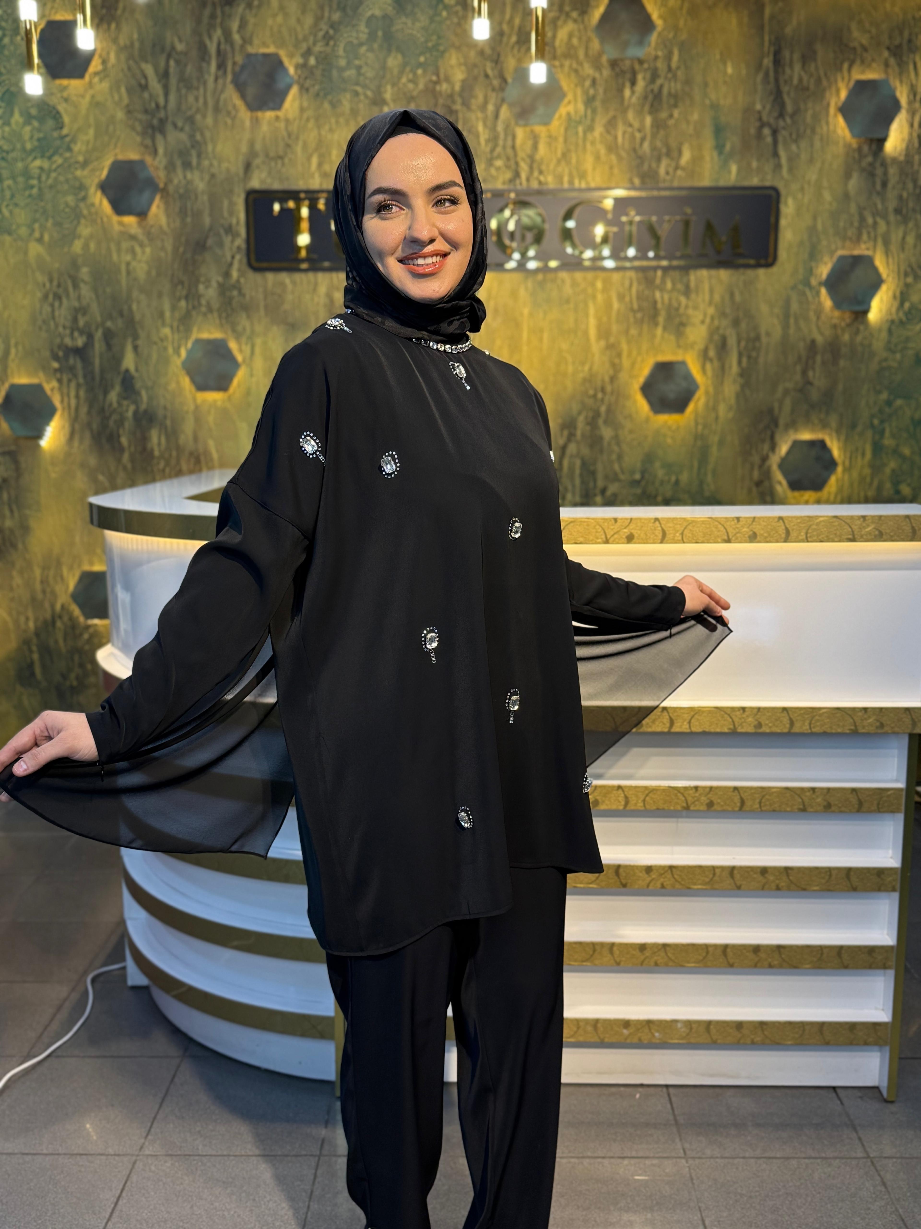 Müsemma Marka Taş İşlemeli İkili Takım – Krep Kumaş Şık ve Zarif Kombin