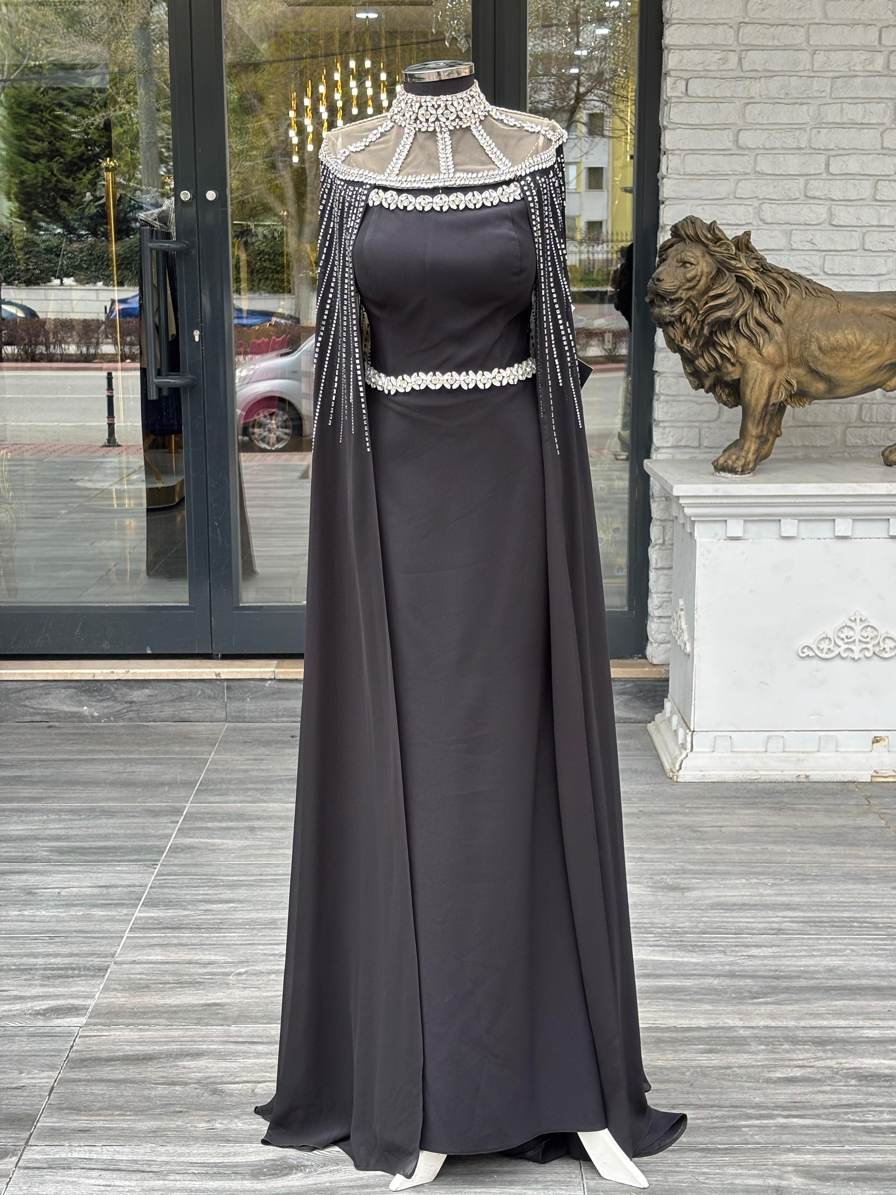 Taş İşlemeli Pelerinli Abiye Elbise | Straplez Balık Model